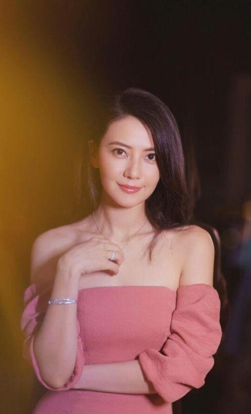 林品如个人资料,才华横溢的文艺新星，多才多艺的人生旅程